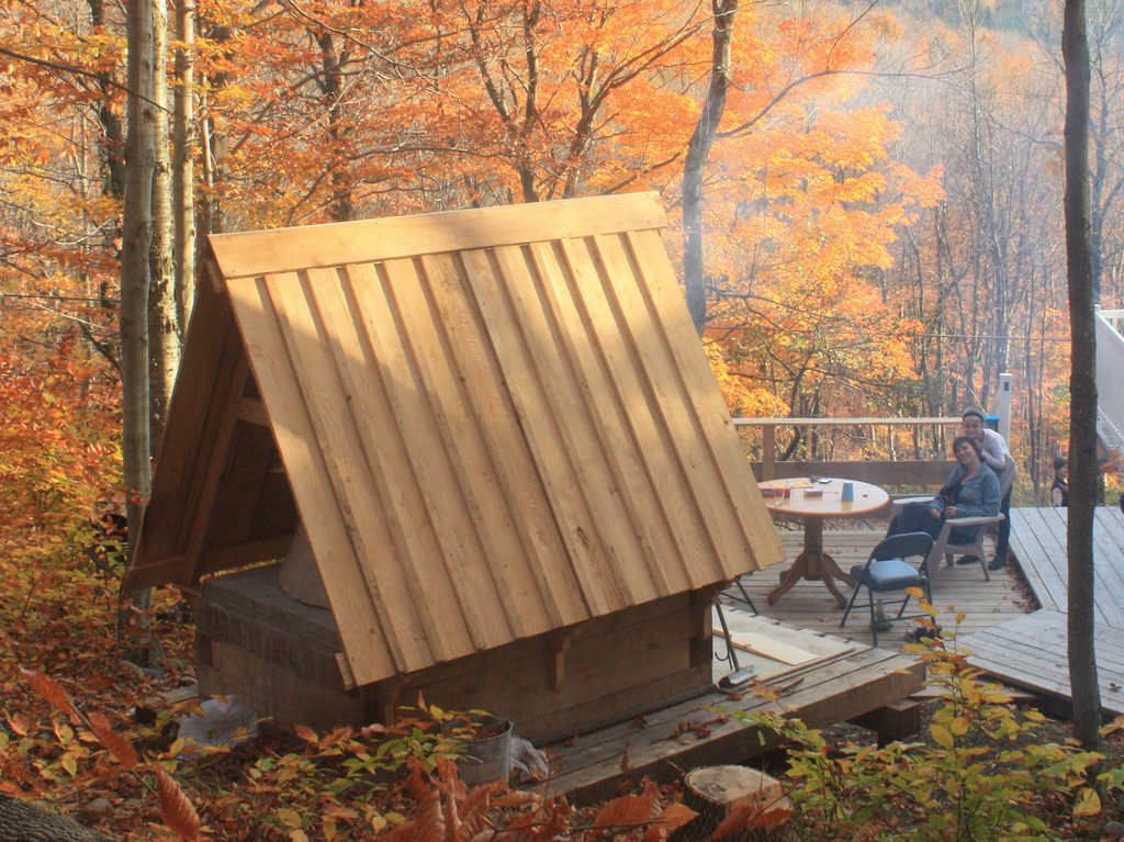 Four à pain artisanal en cours de construction